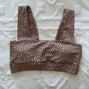 ALLFENIX Leopard Print Sports Bra with Stretchy Fit